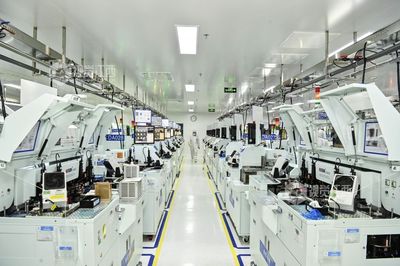 数字工厂在光电科技领域的技术开发与应用